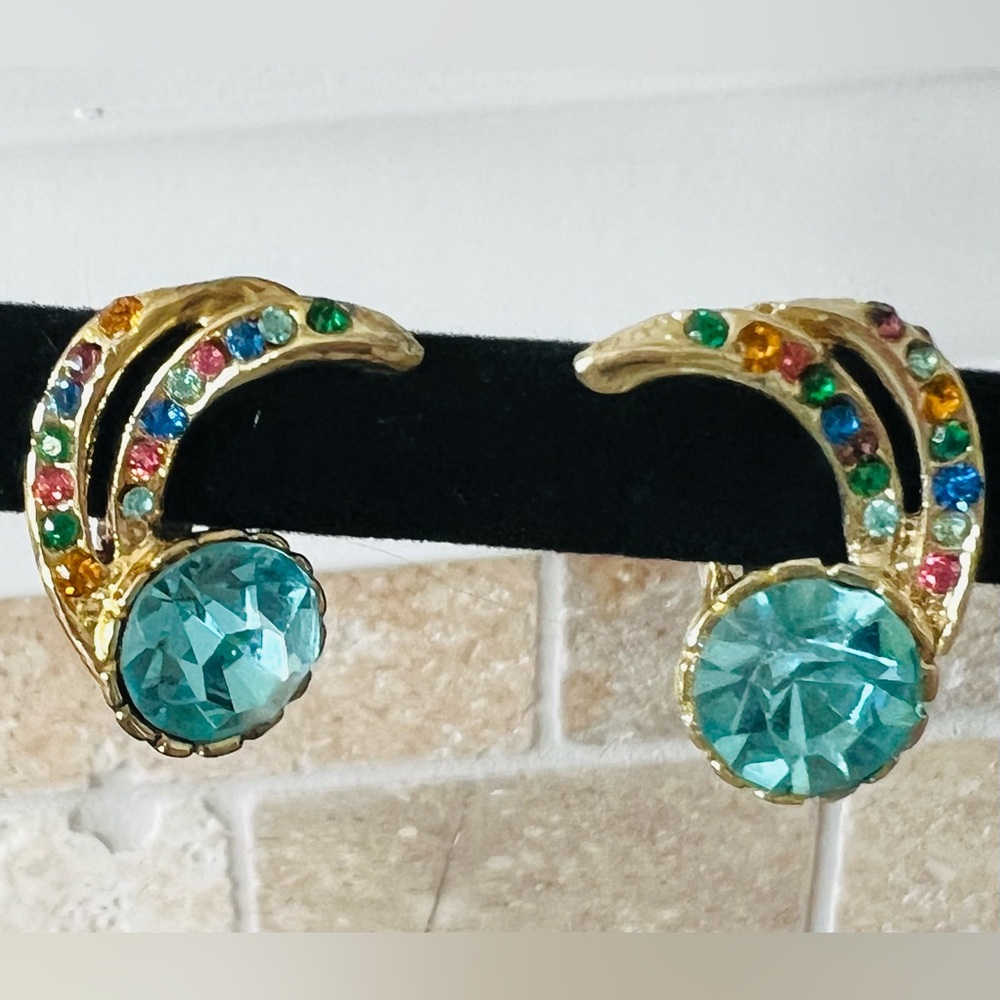 Vintage Elegant Gold and Blue crystals clip on Earrings - Picture 3 of 6